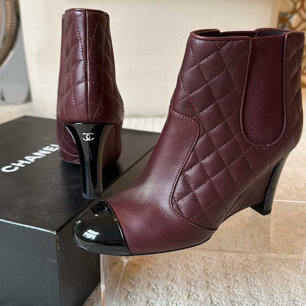 CHANEL Quilted Boots Burgundy and Black Toe Preloved Pristine condition